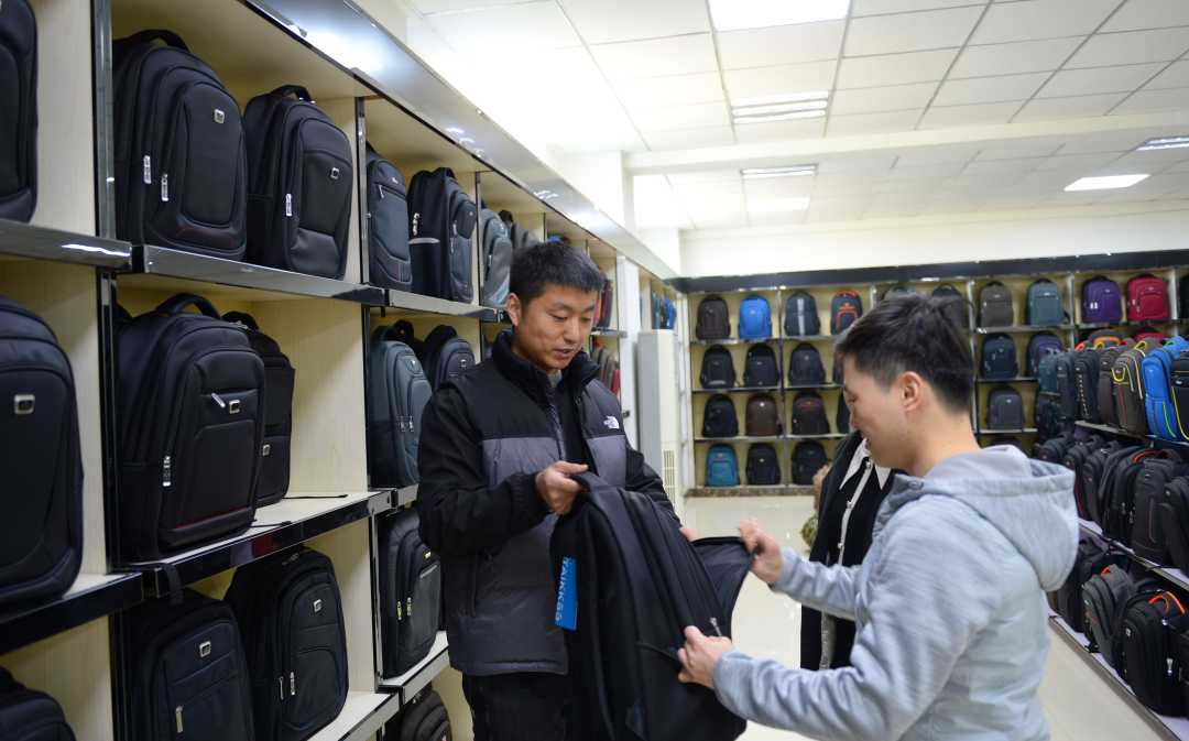 廣交會(huì)箱包展區(qū)迎來行業(yè)回暖，39家企業(yè)蓄勢待發(fā)拓新局